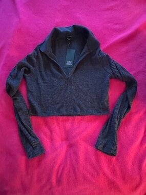 Wild Fable Charcoal Ribbed V-Neck Cropped Lightweight Sweater